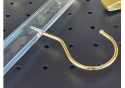 Пластикова вішалка із золотими прищіпками та металевим гачком 350 мм